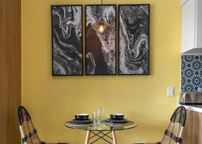 Apartment In The Heart Of *